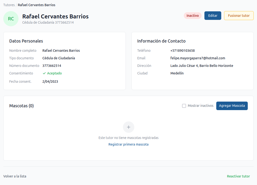 Tutor en estado inactivo — perfil con indicador de inactividad y opción para reactivar